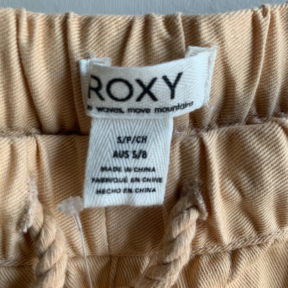 6. NWT Roxy Beige/peachy Drawstring Cargo Pants - Picture 3 of 4